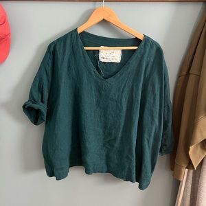NotPerfectLinen v-neck old London top in emerald